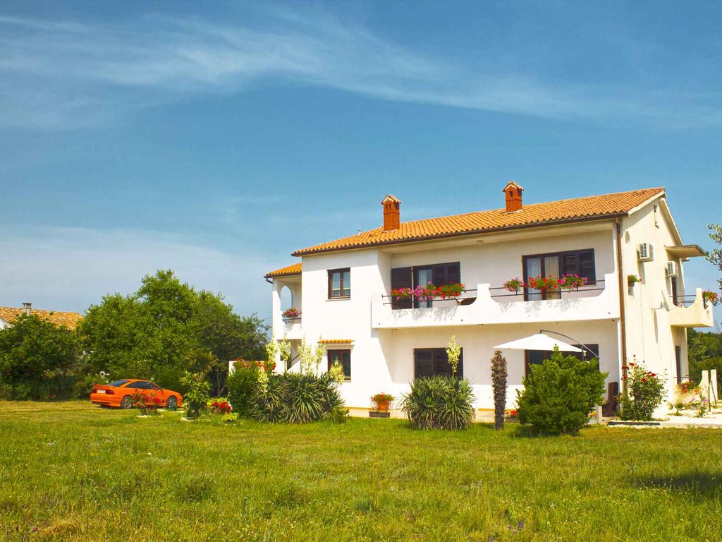 Ferienwohnung mit Klimaanlage und Balkon