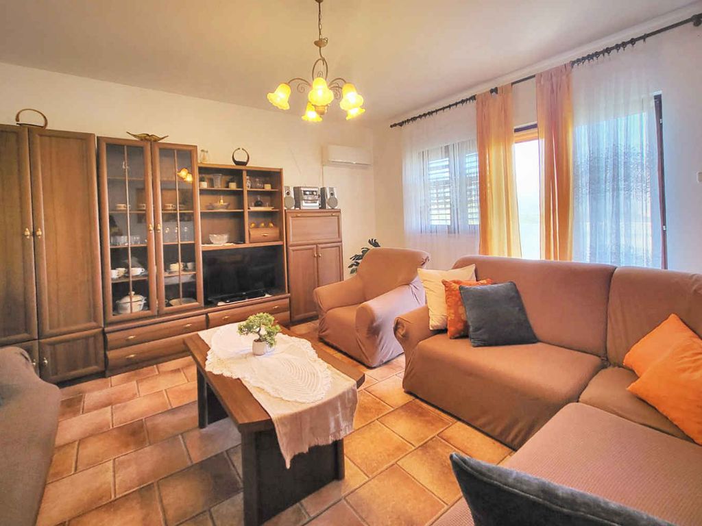 Ferienwohnung mit Klimaanlage und Balkon
