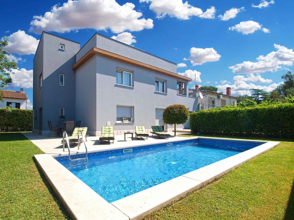 Villa mit Klimaanlage und Pool