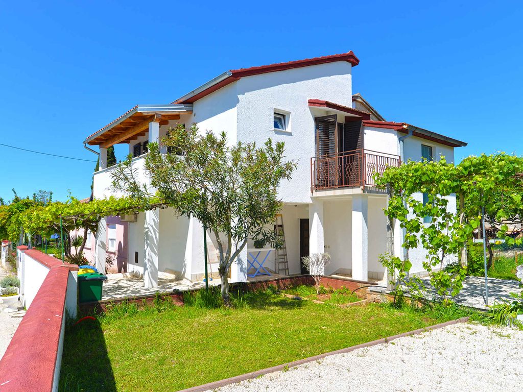 Ferienwohnung mit Terrasse und Klimaanlage
