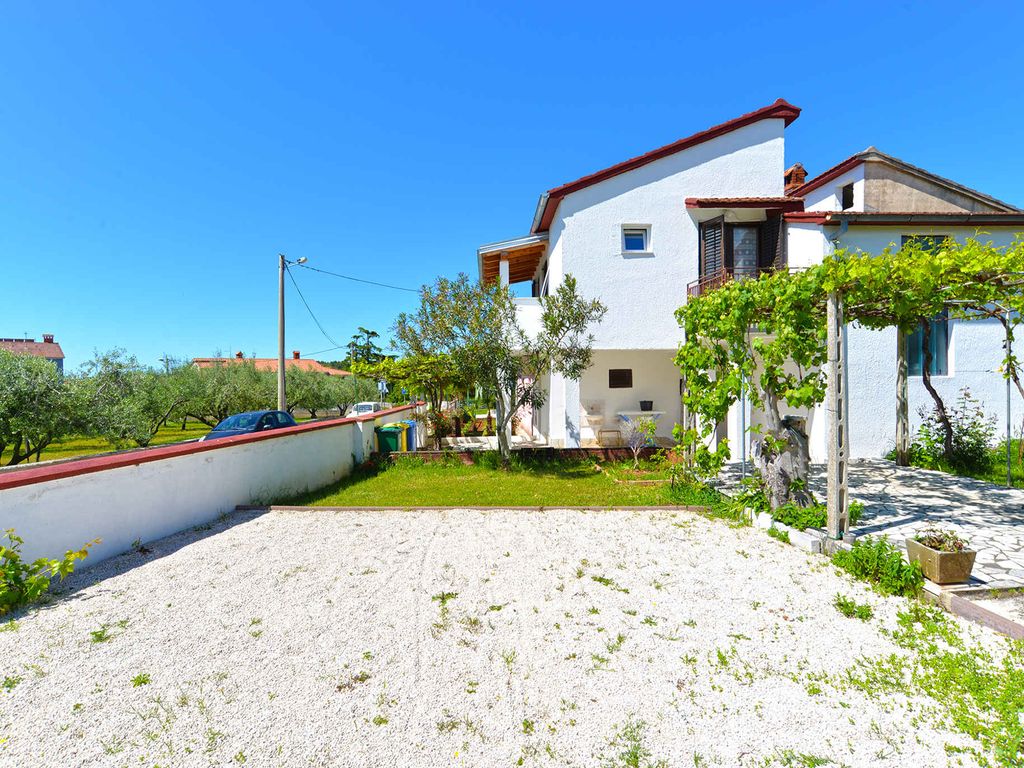 Ferienwohnung mit Terrasse und Klimaanlage