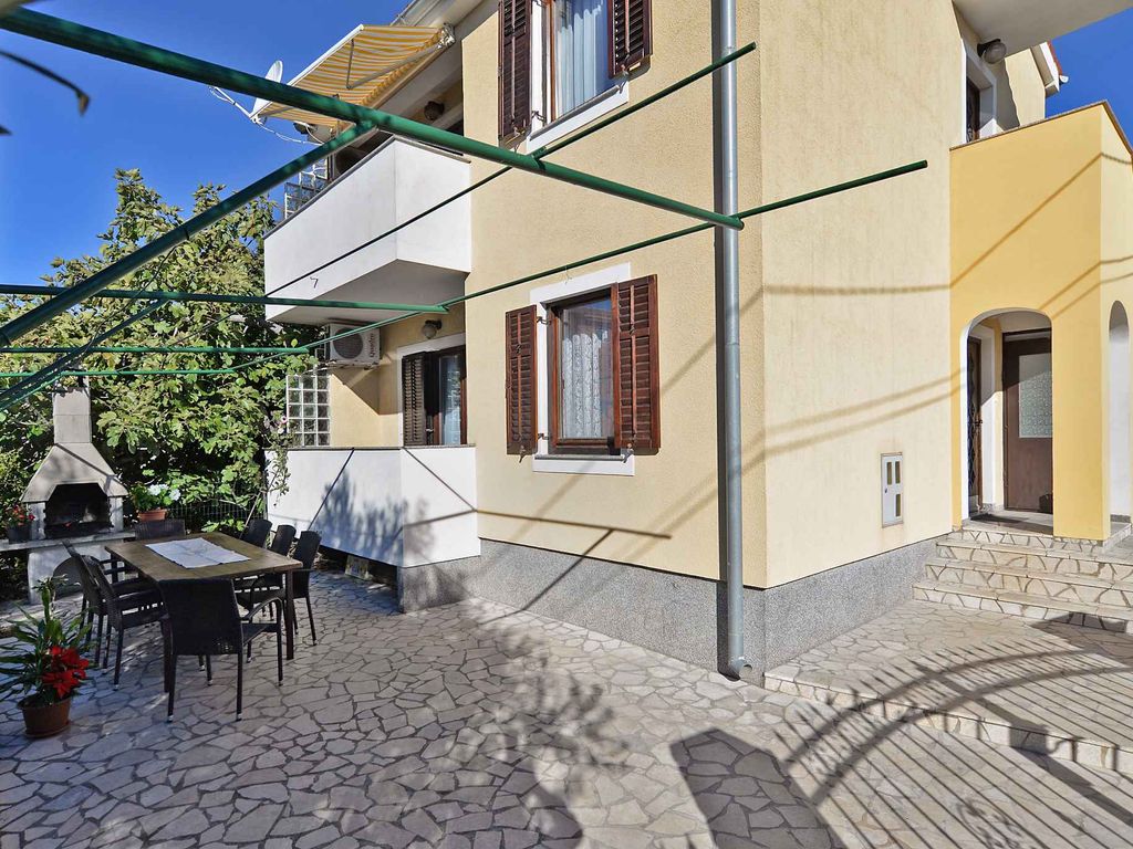 Ferienhaus mit Terrasse und Grill