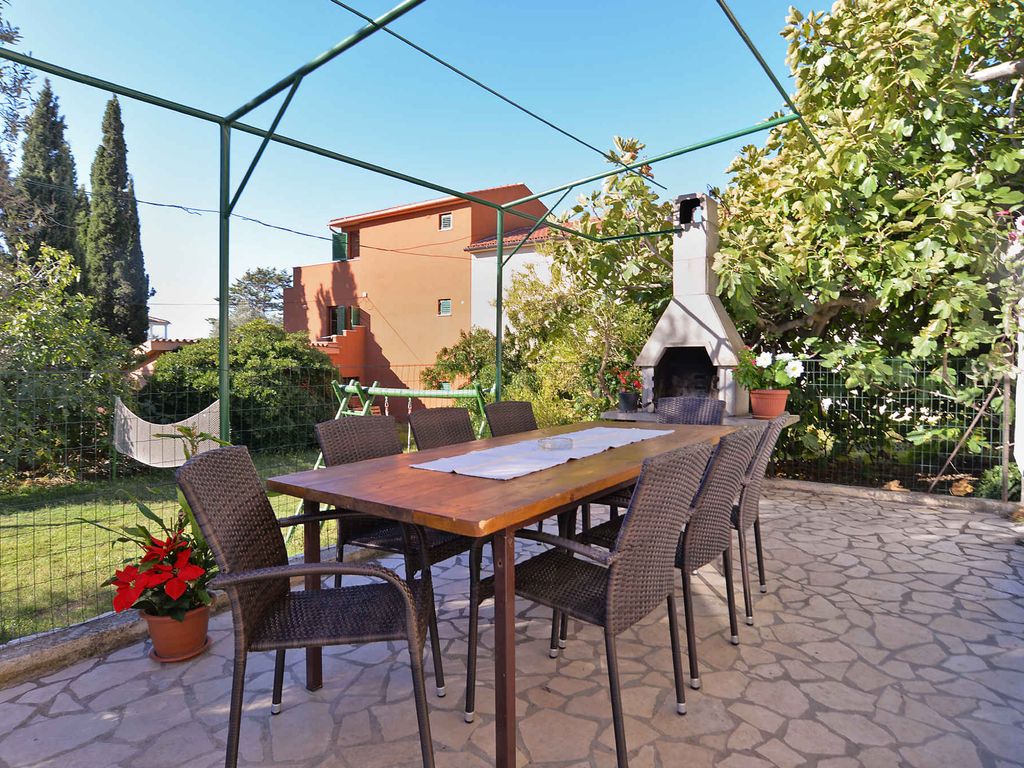 Ferienhaus mit Terrasse und Grill