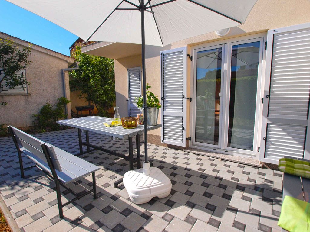 Ferienhaus mit Terrasse und Grill