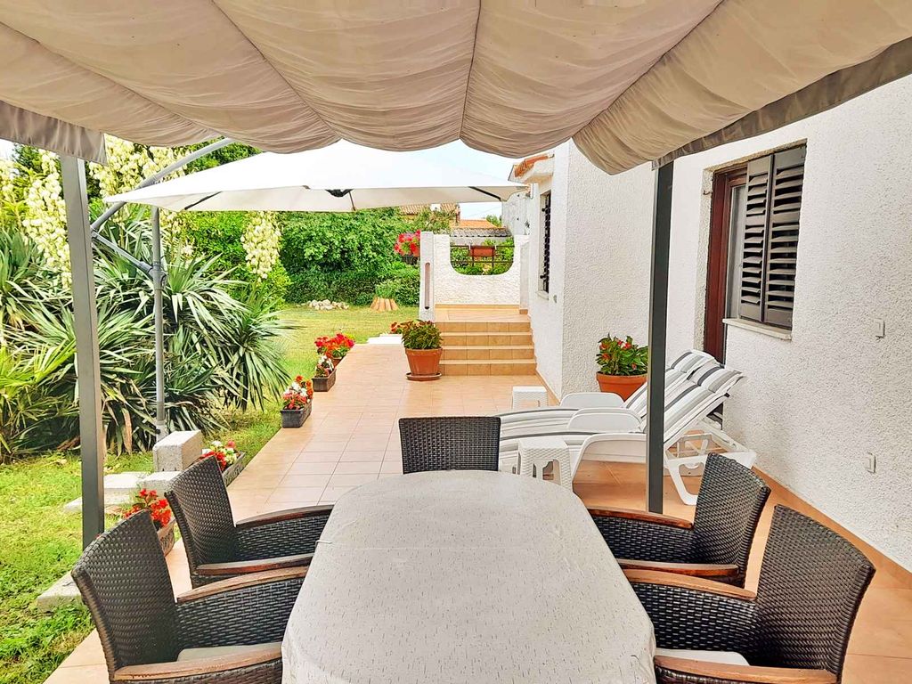 Ferienwohnung mit Terrasse und Klima