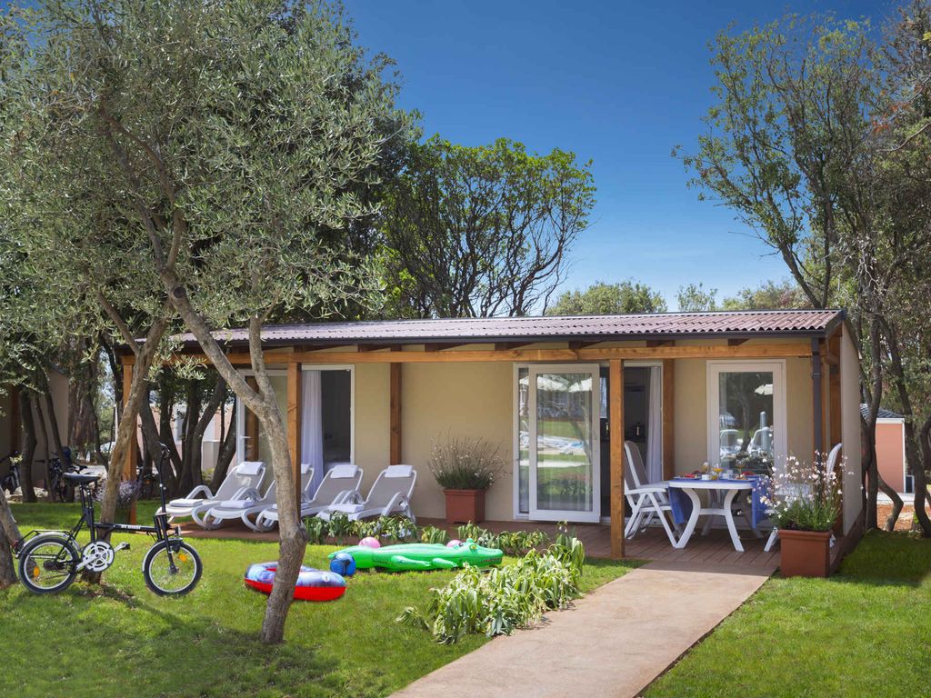 Mobilehome mit Klimaanlage, Außenpool, Wellness-Einrichtungen und Sport- & Unterhaltungsprogramme
