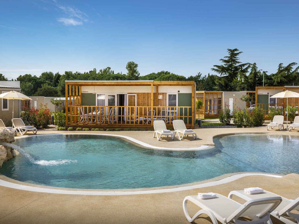Mobilehome mit Klimaanlage, Terrasse und Außenpool