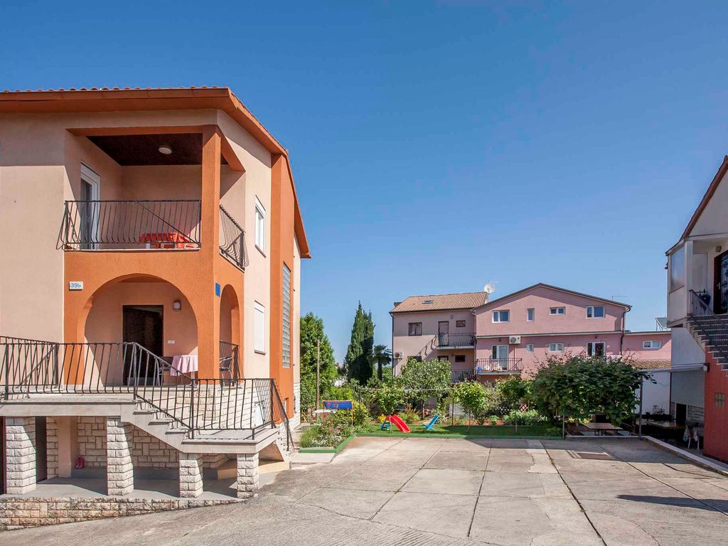 Ferienwohnung mit Balkon und Klimaanlage