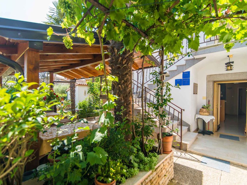 Studio mit Klimaanlage und Terrasse