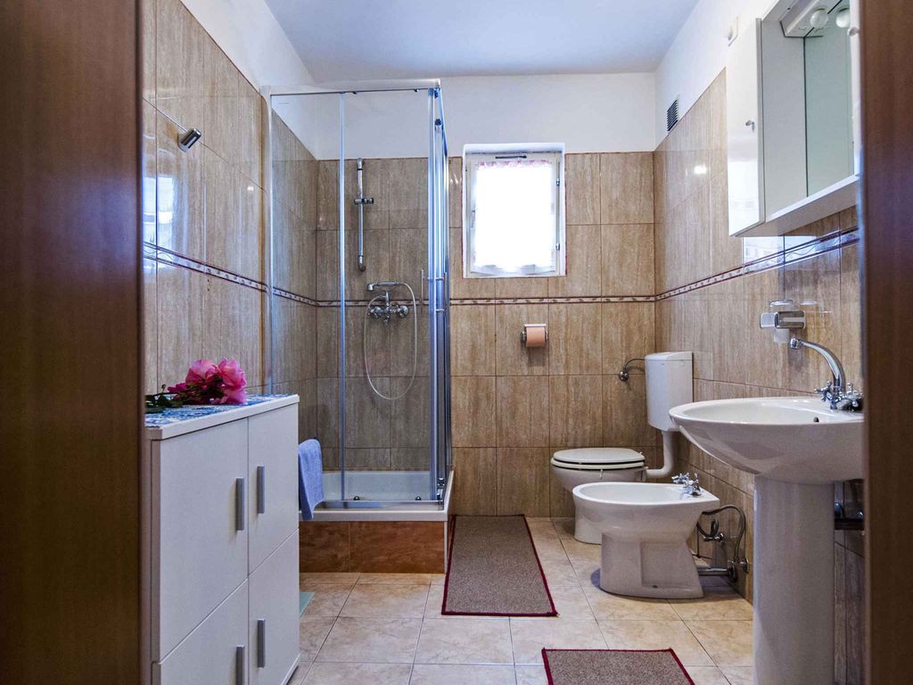 Ferienwohnung mit 6 qm Terrasse