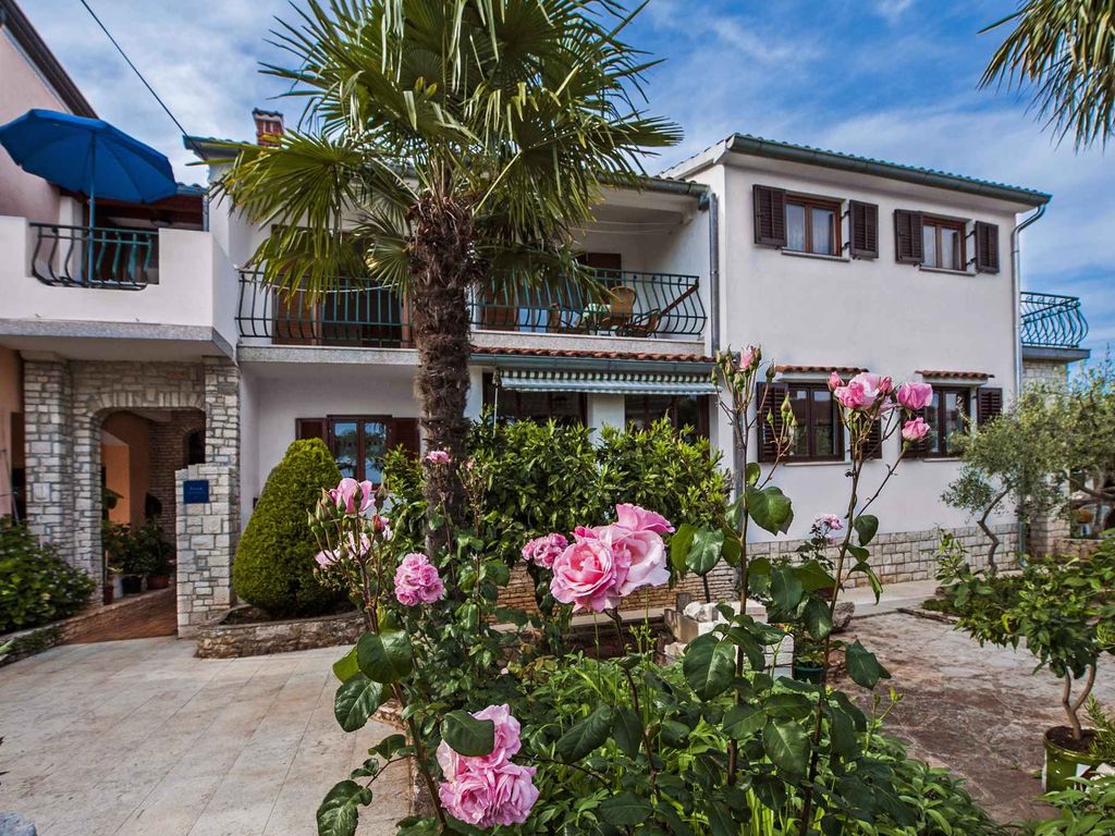 Ferienwohnung mit 6 qm Terrasse