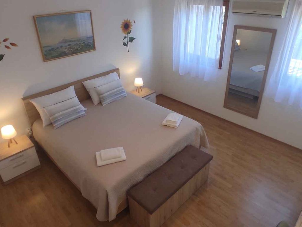 Ferienwohnung mit 6 qm Terrasse