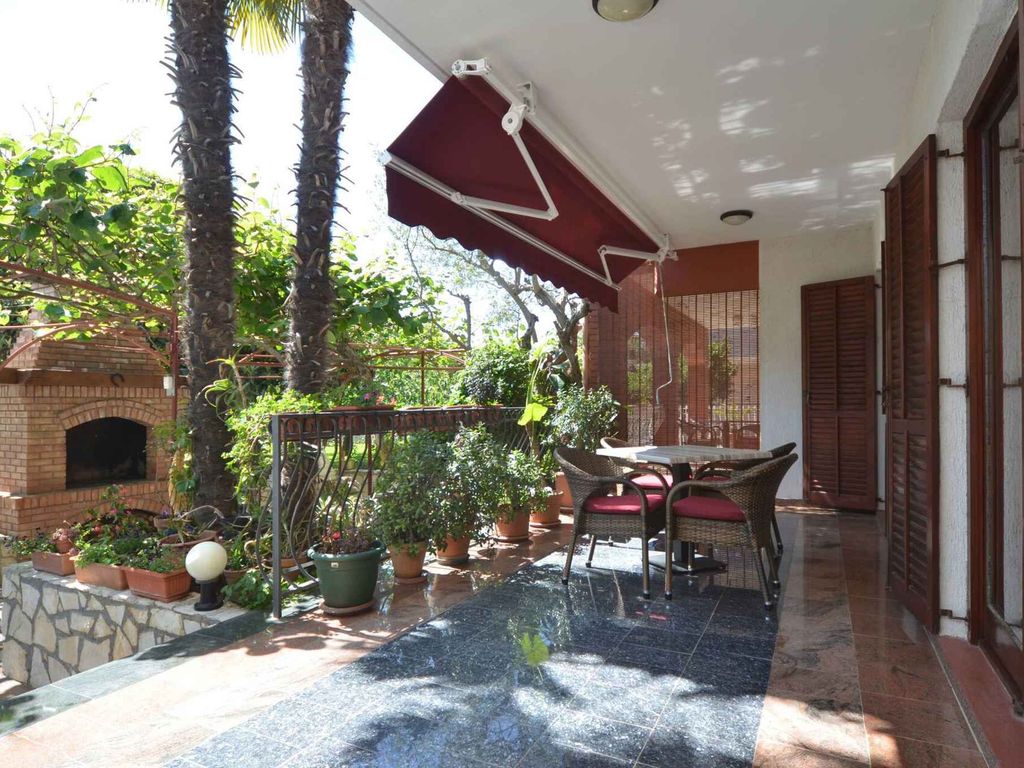 Ferienwohnung mit Klimaanlage und Balkon