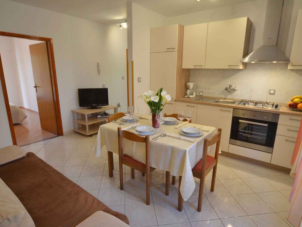 Ferienwohnung mit Klimaanlage und Balkon