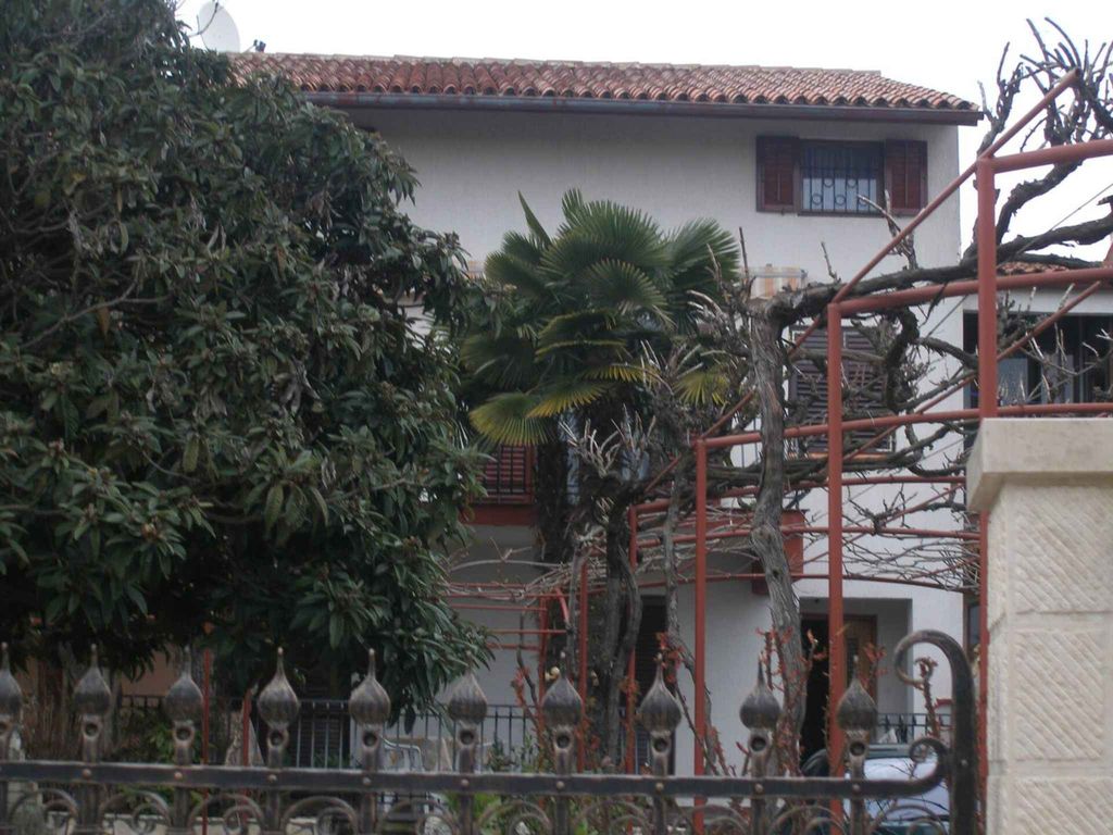 Ferienwohnung mit SAT-TV und Terrasse