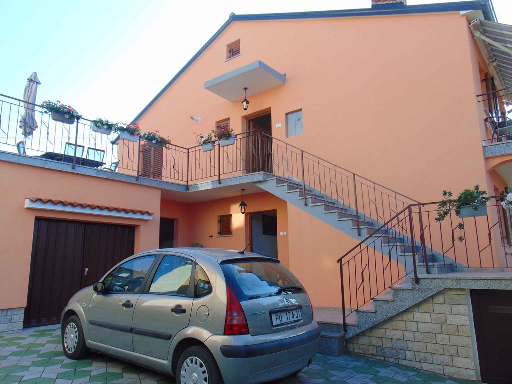 Ferienwohnung mit Klimaanlage, Internet und Grill