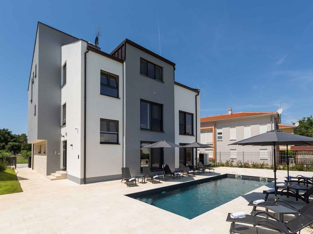 Ferienwohnung mit Klimaanlage und Pool
