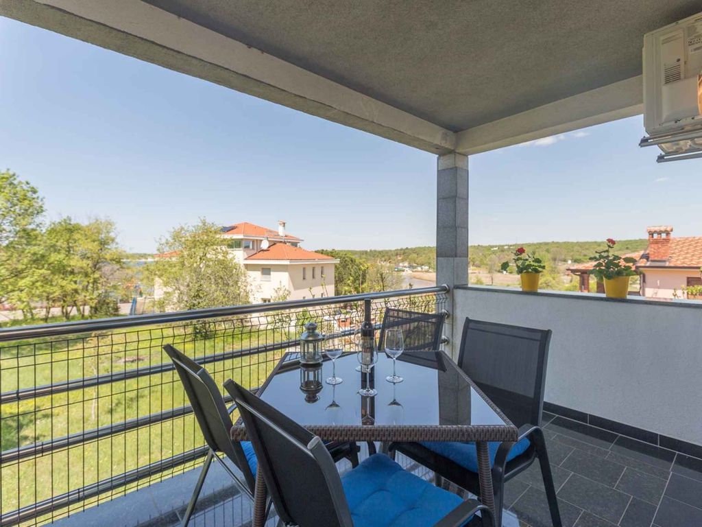 Ferienwohnung mit Klimaanlage und Balkon
