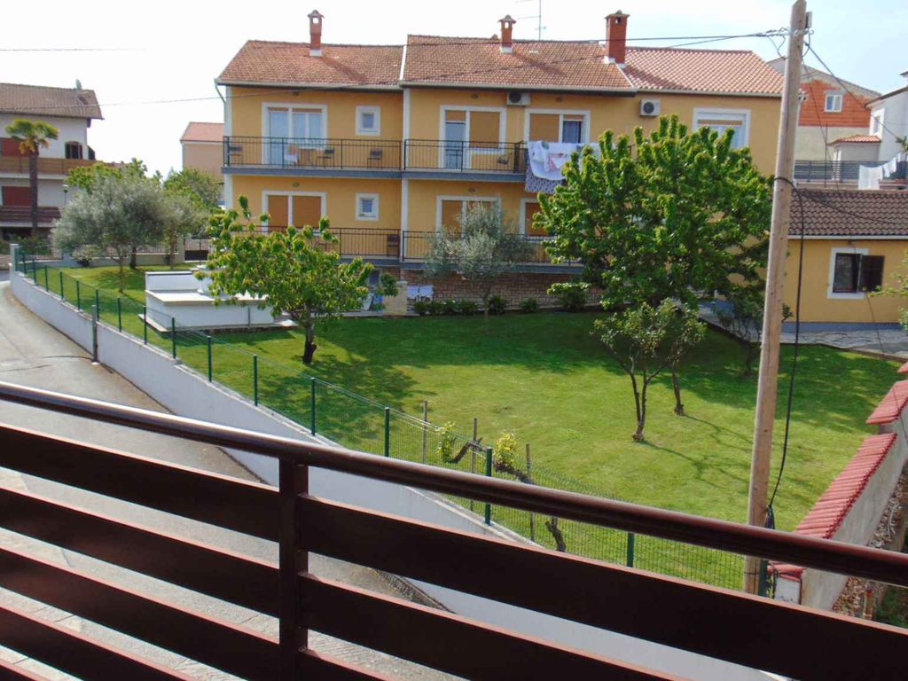 Ferienwohnung mit Balkon und Klimaanlage