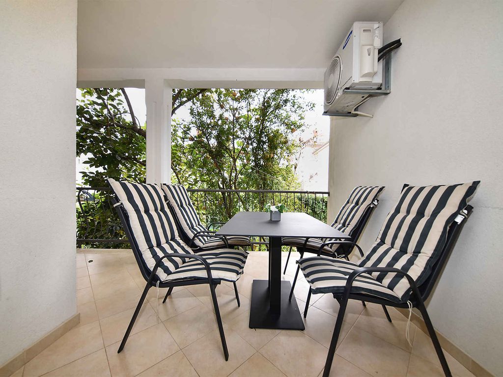 Ferienwohnung mit Balkon und Klimaanlage