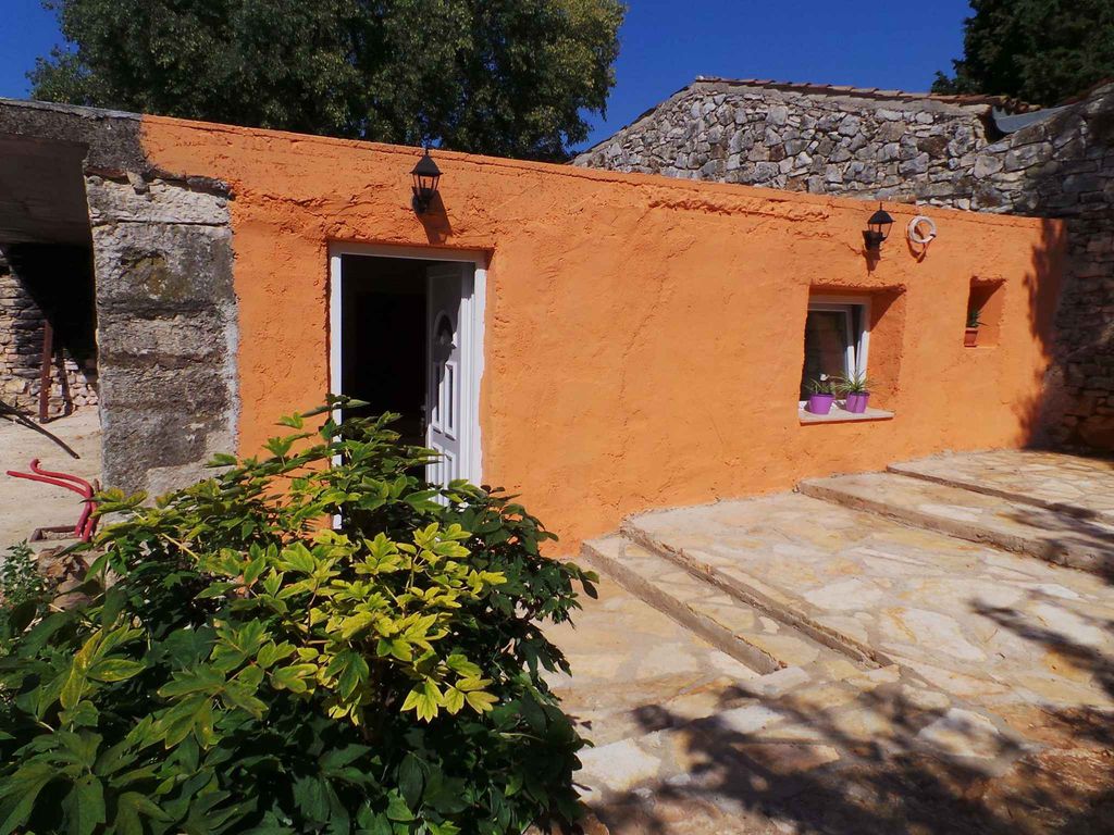 Ferienhaus mit Terrasse und Grill