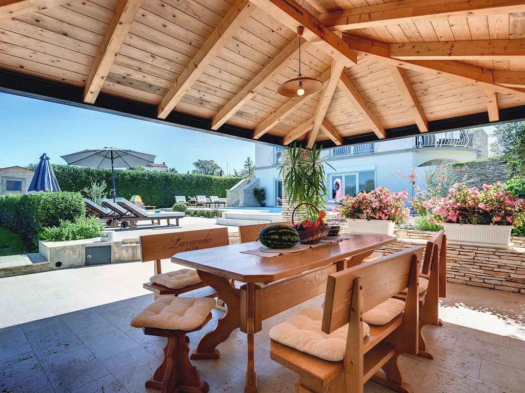 Villa mit Pool, Sauna und Jacuzzi