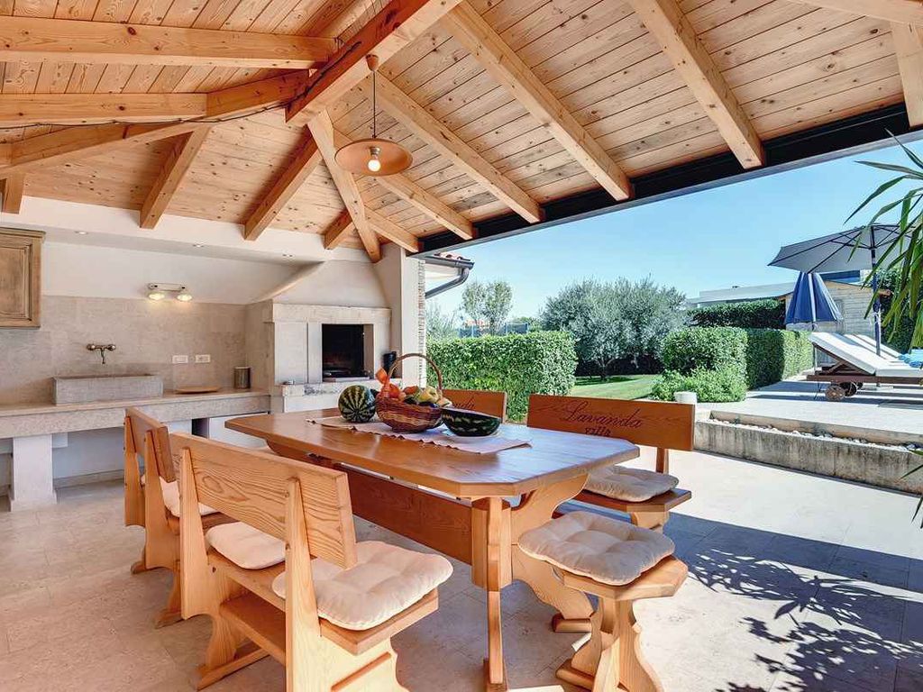 Villa mit Pool, Sauna und Jacuzzi