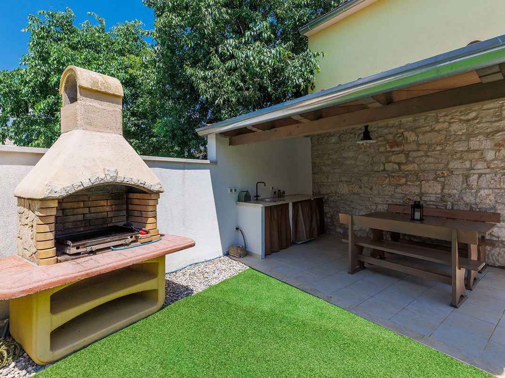 Ferienhaus mit Whirlpool und Grill