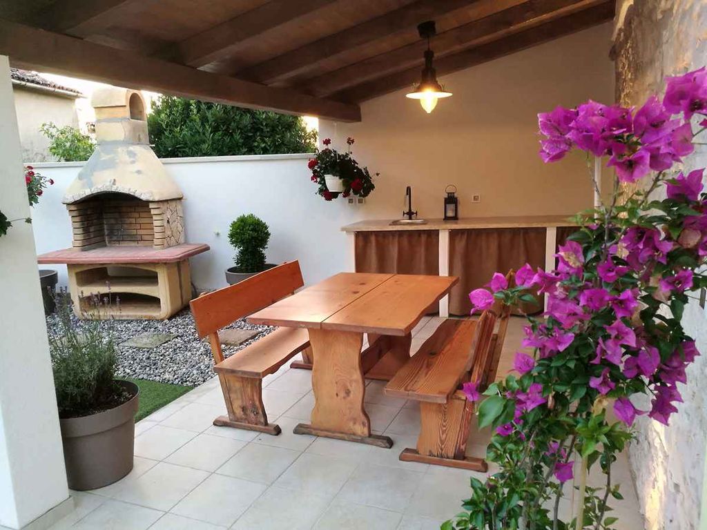 Ferienhaus mit Whirlpool und Grill