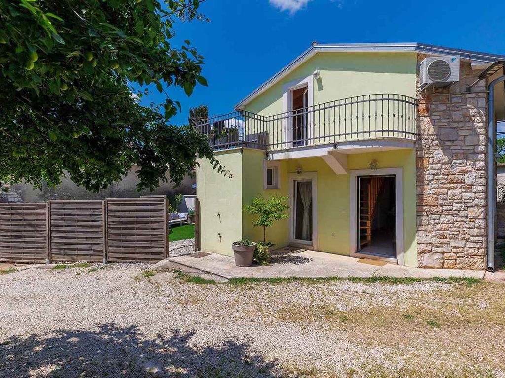 Ferienhaus mit Whirlpool und Grill