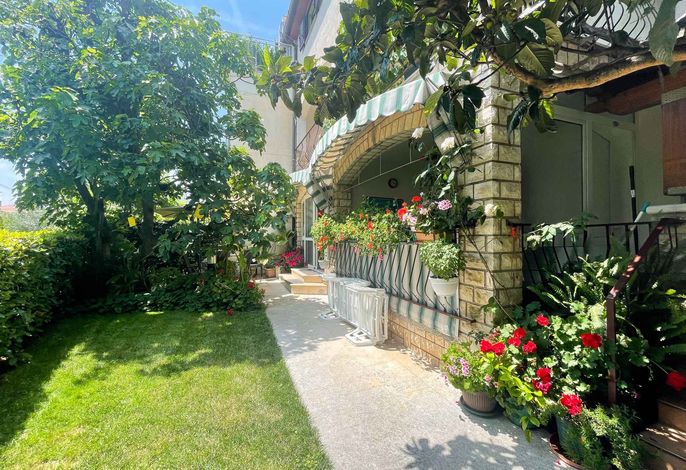 Ferienwohnung mit Garten und Terrasse