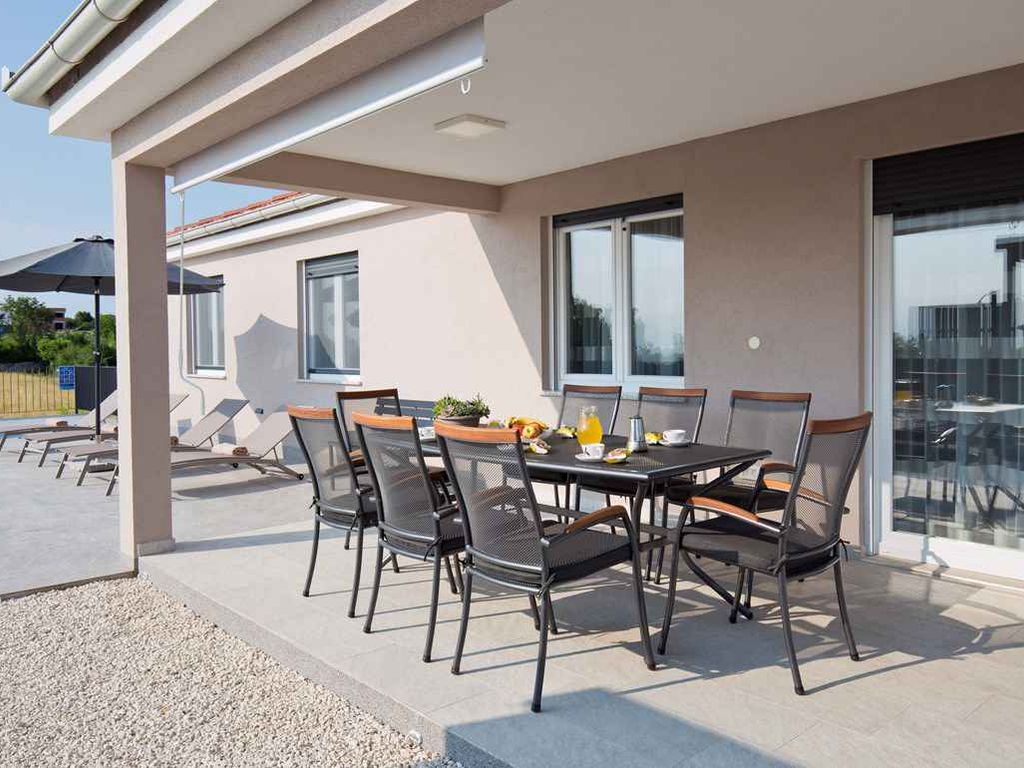 Villa mit Pool für 6 Personen