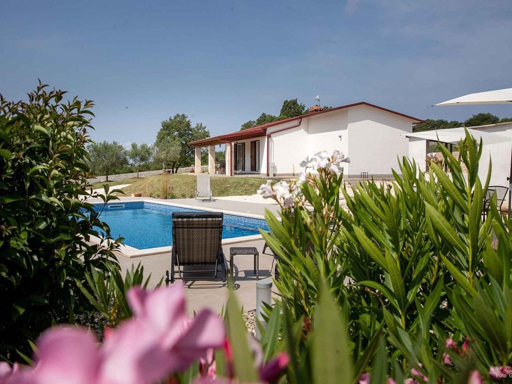 Ferienhaus mit Klimaanlage und Pool