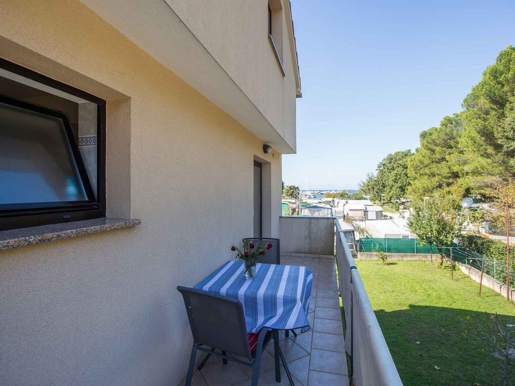 Ferienwohnung mit Klimaanlage und Balkon