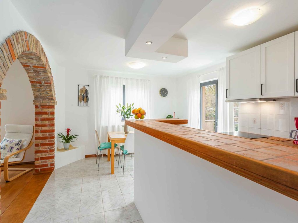 Ferienwohnung mit Klimaanlage und Balkon