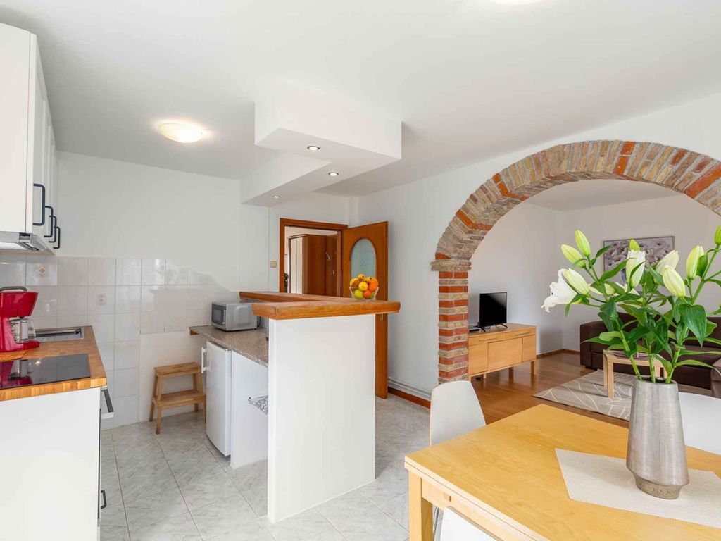 Ferienwohnung mit Klimaanlage und Balkon