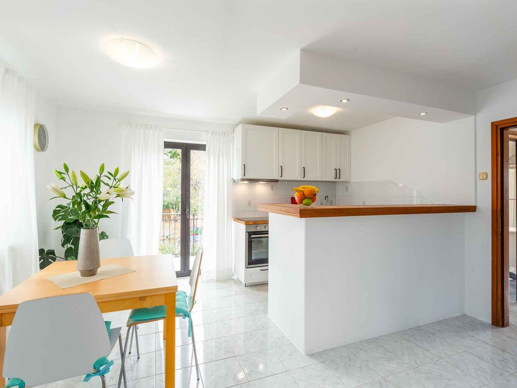 Ferienwohnung mit Klimaanlage und Balkon