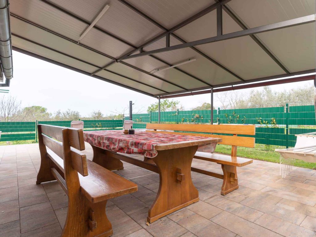 Ferienhaus mit Terrasse und Whirlpool
