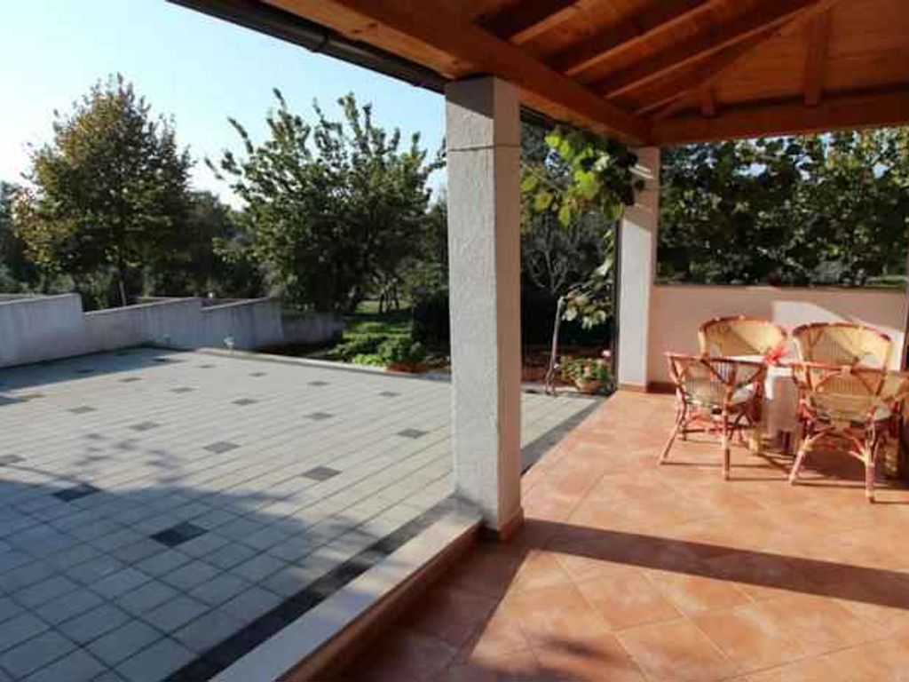 Ferienwohnung mit Klimaanlage und Balkon