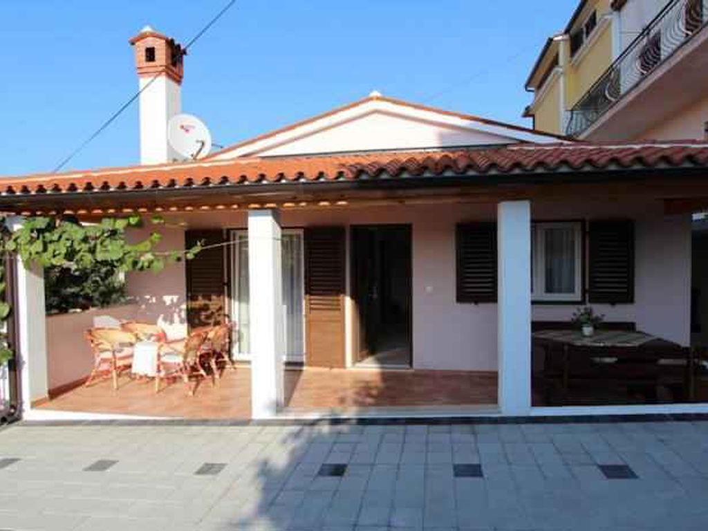 Ferienwohnung mit Klimaanlage und Balkon