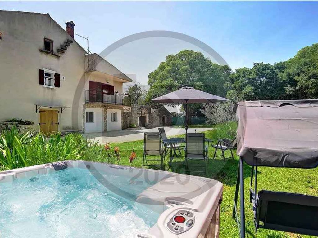 Ferienwohnung mit großem Garten und Grillmöglichkeit