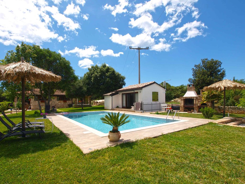 Ferienhaus mit Pool