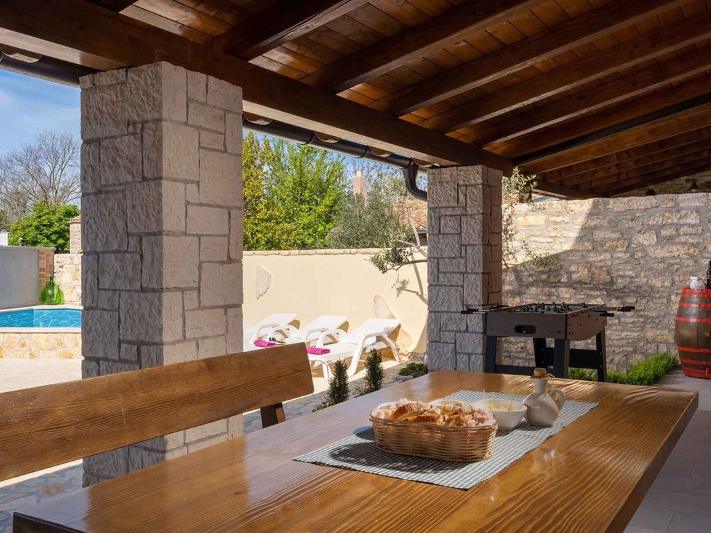 Ferienhaus mit Privatpool und Klimaanlage