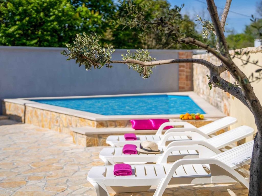 Ferienhaus mit Privatpool und Klimaanlage