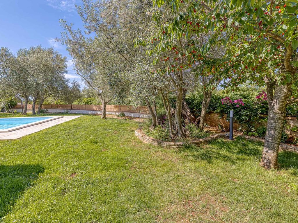 Villa mit Privatpool und Garten
