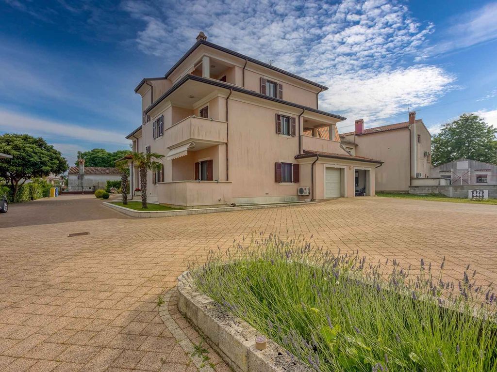 Ferienwohnung mit Balkon und Klimaanlage