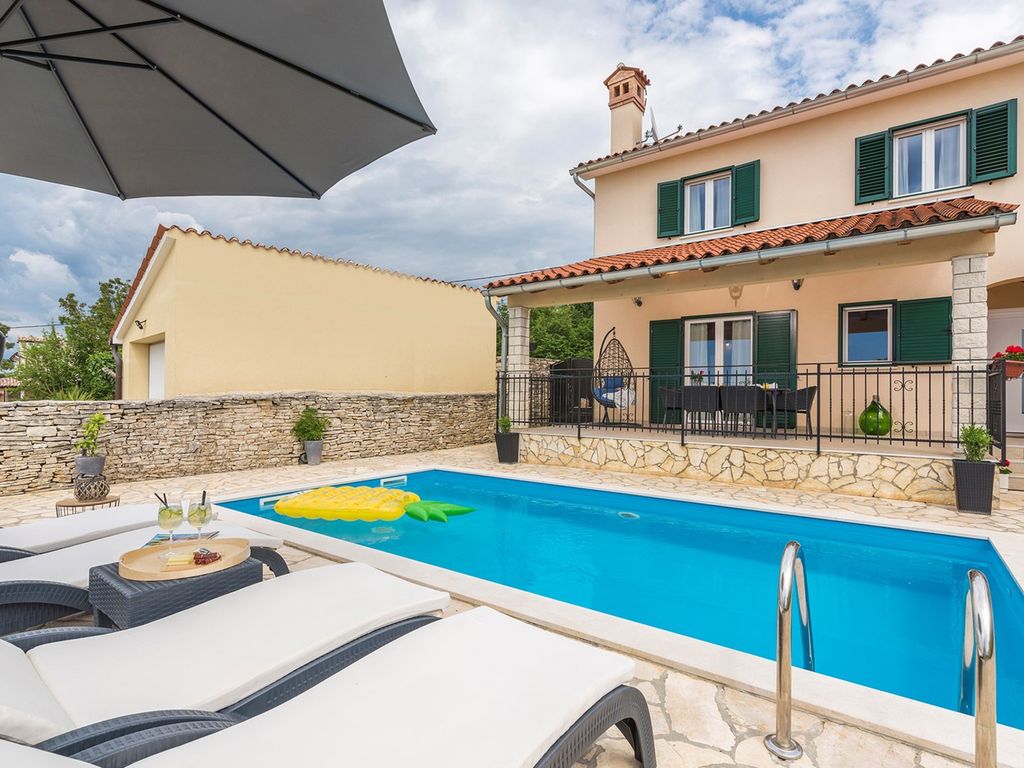 Villa mit Pool