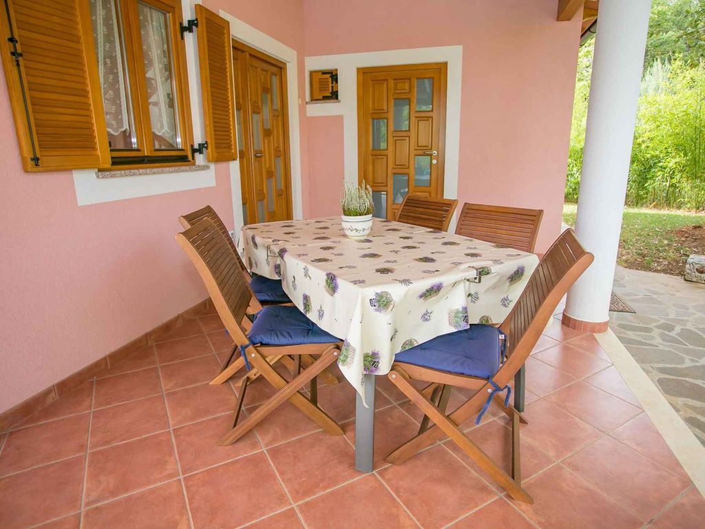 Villa mit Pool, Fitnessraum und Sauna für 8 Personen