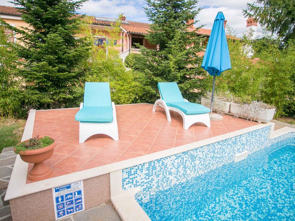 Villa mit Pool, Fitnessraum und Sauna für 8 Personen