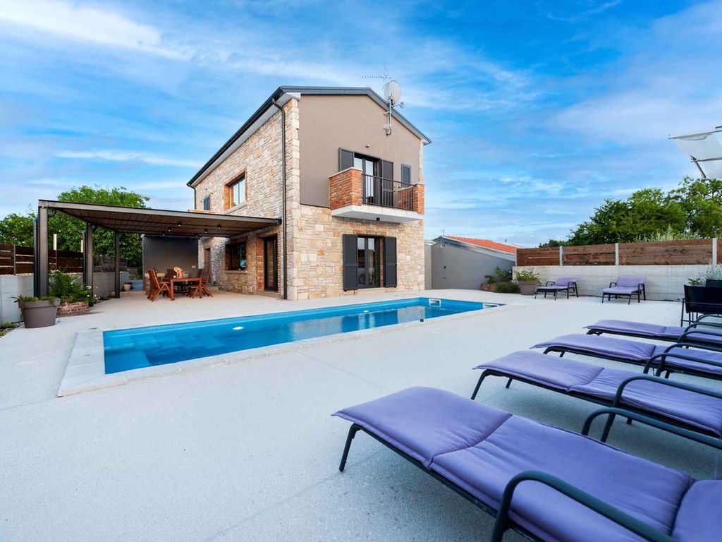 Villa mit Pool